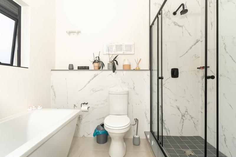 2 Bedroom Property for Sale in The Huntsman Western Cape